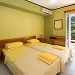 Remezzo 3* Sami (Kefalonia)
